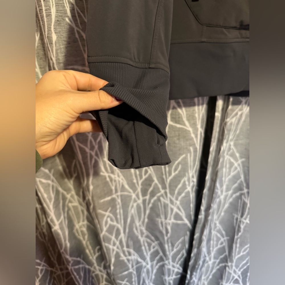 Lululemon Women's Black Hooded Jacket size Medium - Picture 2 of 8